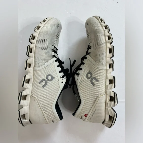 On On Cloud Running Sneakers Women Size 8 White and Black - Picture 5 of 8